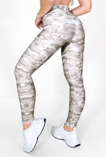Cargar imagen en el visor de la galería, Arena Militar - NUEVO | Leggin Anti-Celulitis, Anti-Fluidos Con Cintura Alta & Horma Ideal Leggins RBJ Leggins