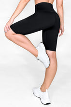 Cargar imagen en el visor de la galería, Biker Negro Mate | Biker Anti-Celulitis, Anti-Fluidos Con Cintura Alta & Horma Ideal Leggins RBJ Leggins
