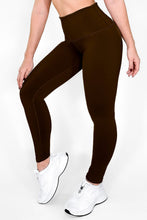 Cargar imagen en el visor de la galería, Cafe Oscuro Mate | Leggin Anti-Celulitis, Anti-Fluidos Con Cintura Alta & Horma Ideal Leggins RBJ Leggins