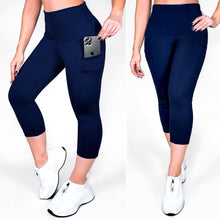 Cargar imagen en el visor de la galería, Capri Azul Navy Mate | Capri Con Bolsillo Anti-Celulitis, Anti-Fluidos Con Cintura Alta & Horma Ideal Leggins RBJ Leggins