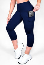 Cargar imagen en el visor de la galería, Capri Azul Navy Mate | Capri Con Bolsillo Anti-Celulitis, Anti-Fluidos Con Cintura Alta & Horma Ideal Leggins RBJ Leggins