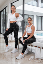 Cargar imagen en el visor de la galería, Negro Mármol | Leggin Anti-Celulitis, Anti-Fluidos Con Cintura Alta & Horma Ideal Leggins RBJ Leggins