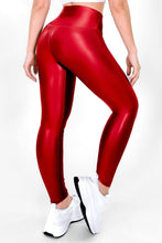 Cargar imagen en el visor de la galería, Rojo Fashion - NUEVO | Leggin Rojo Efecto Cuero, Anti-Celulitis, Anti-Fluidos Con Cintura Alta & Horma Ideal Leggins RBJ Leggins