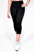 Cargar imagen en el visor de la galería, Capri Negro Mate | Capri Capri Con Bolsillo Anti-Celulitis, Anti-Fluidos Con Cintura Alta &amp; Horma Ideal Leggins RBJ Leggins 
