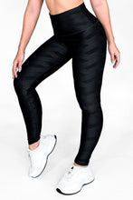 Cargar imagen en el visor de la galería, Perla Negra - NUEVO | Leggin Texturizado Anti-Celulitis, Anti-Fluidos Con Cintura Alta &amp; Horma Ideal Leggins RBJ Leggins 
