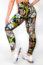 Cargar imagen en el visor de la galería, Verde Tropical | Leggin Anti-Celulitis, Anti-Fluidos Con Cintura Alta &amp; Horma Ideal Leggins RBJ Leggins 
